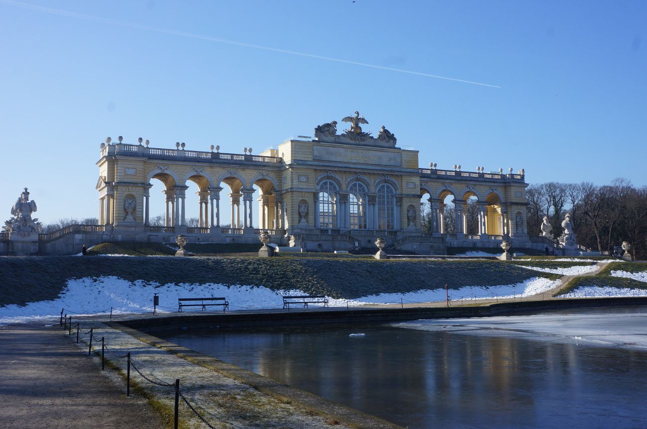 schönbrunn sous la neige gloriette, Vienna in December