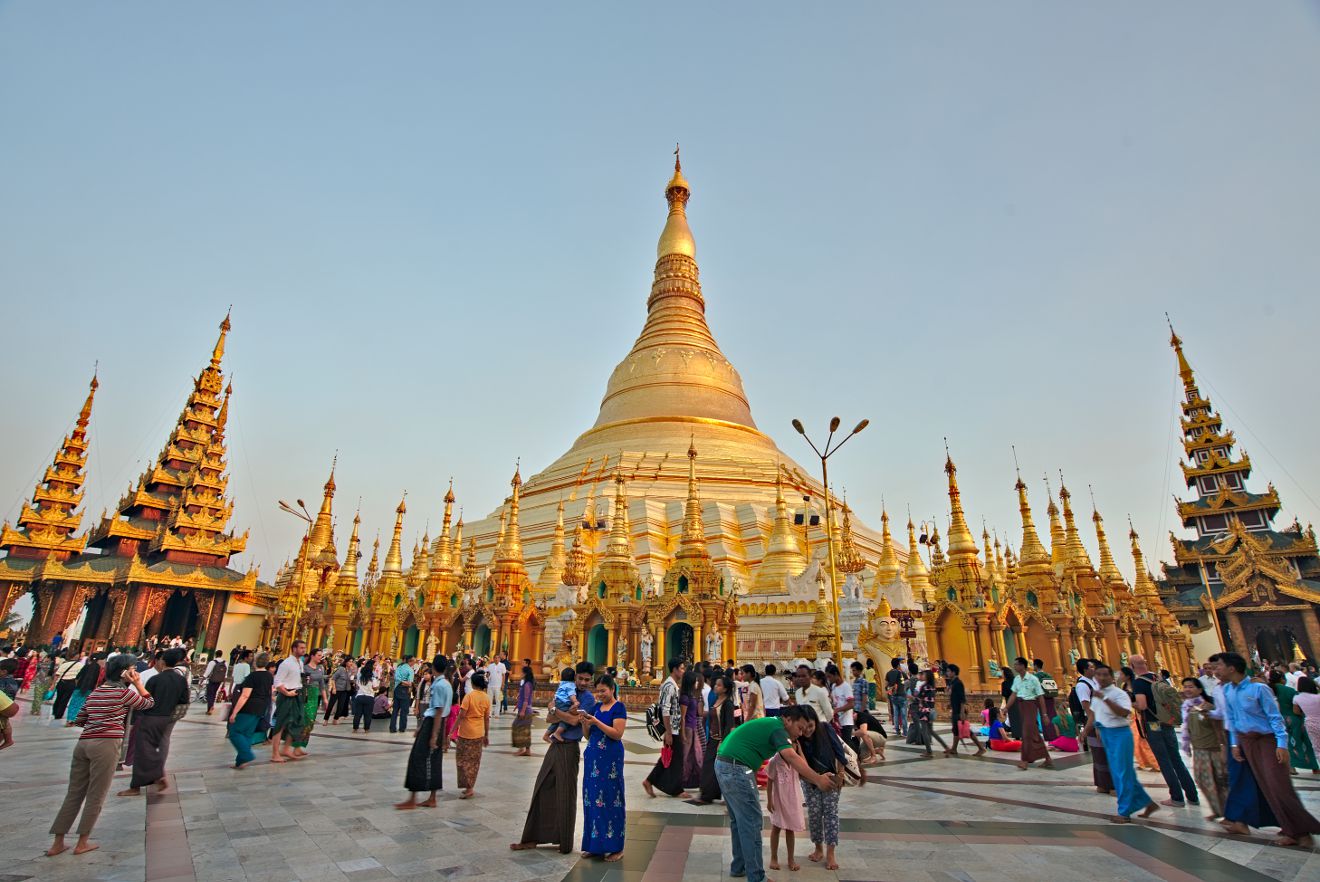 schwedagon pagoda yangon