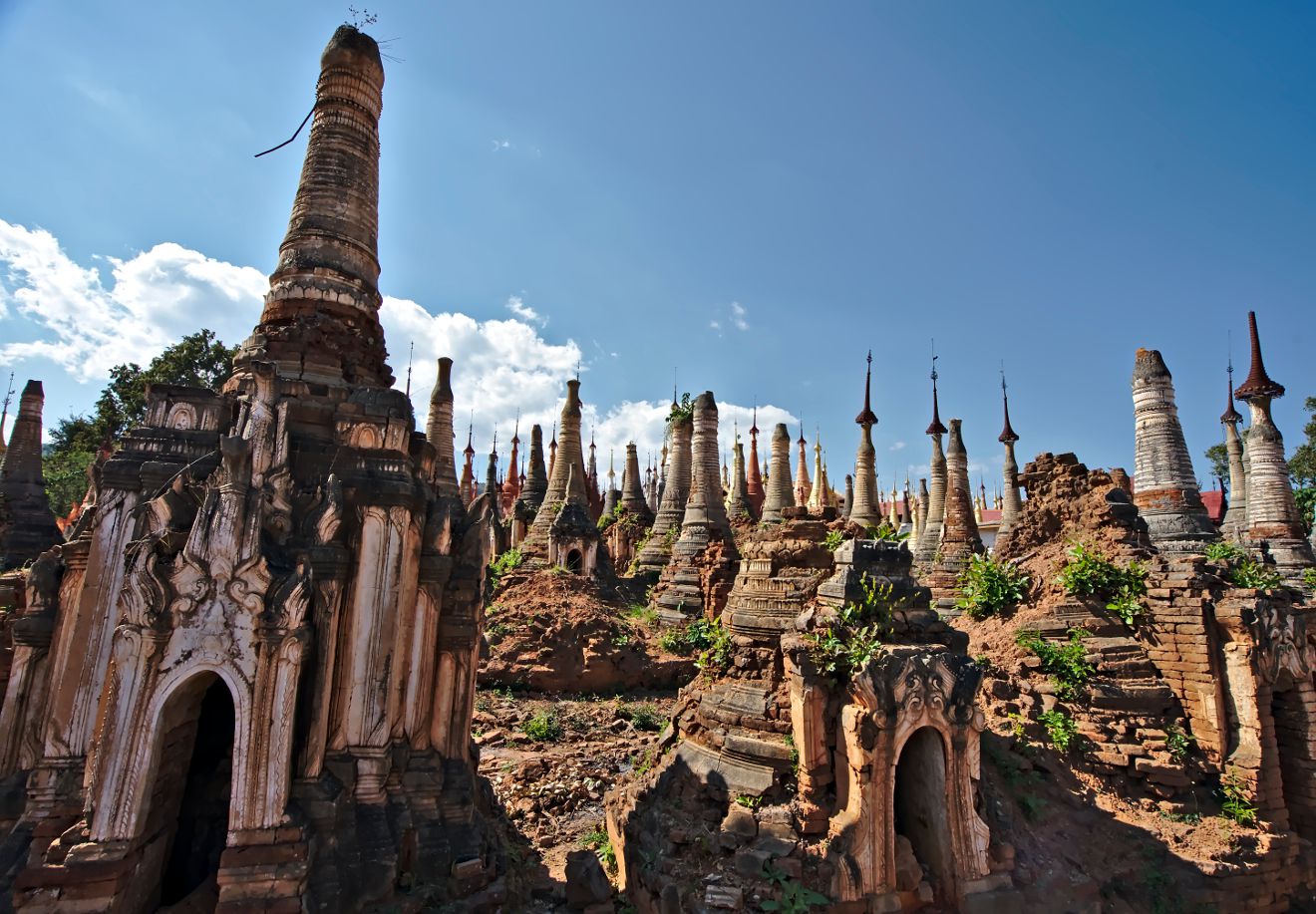 stupas non restaurées en birmanie