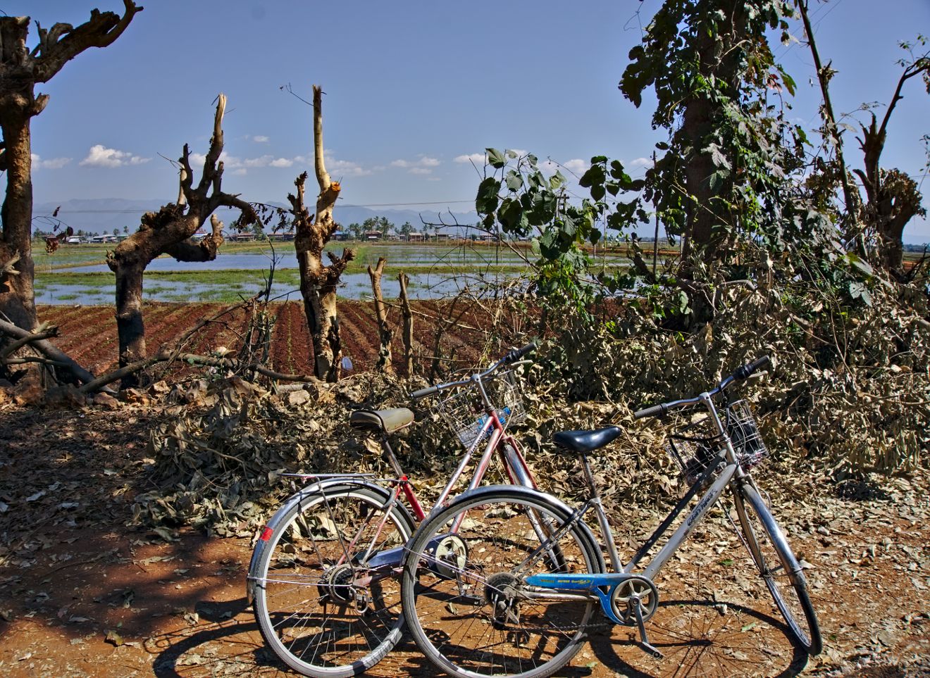 tour du lac inle à vélo