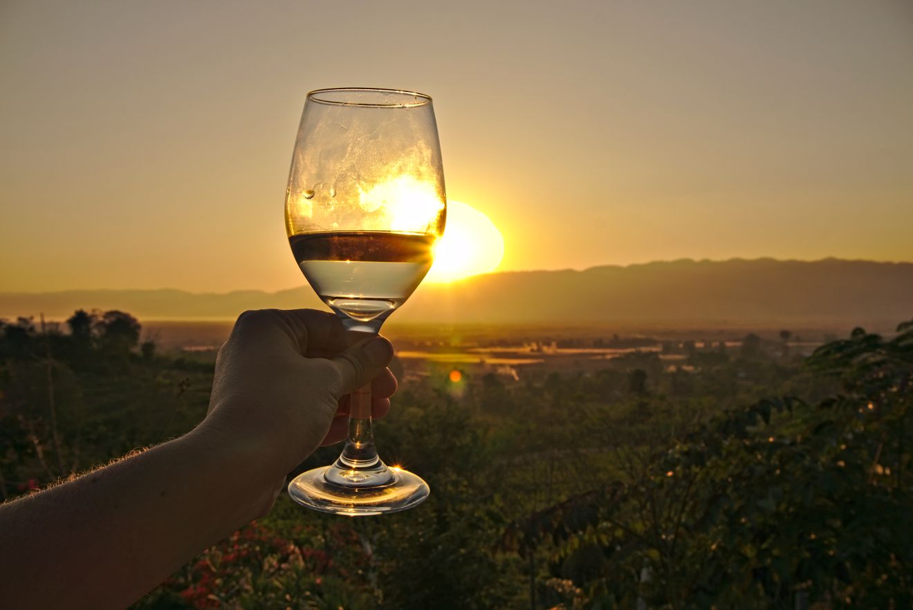 vin birmanie au coucher du soleil
