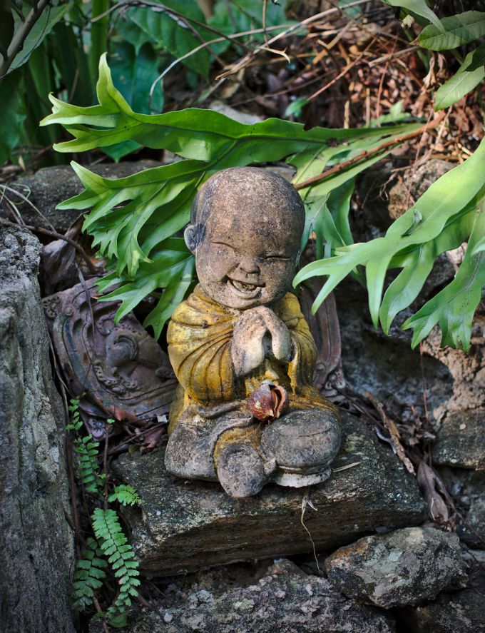il nous met de bonne humeur Bouddha à Wat Pha Lat à Chiang Mai