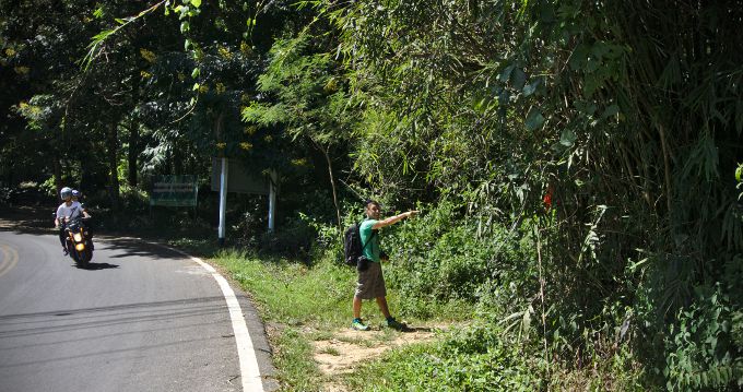 le sentier pour monter à doi suthep