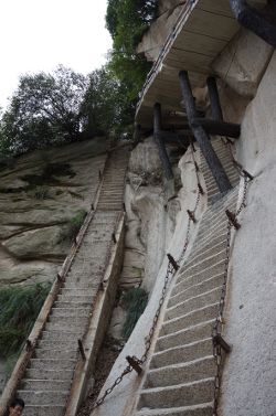 How Easy or Difficult it is to Climb the Steep Staircase of the Steepest  Mountain in HuaShan, China?