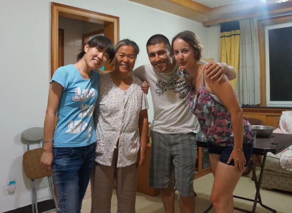 Avec nos hôtes à Pékin hotes couchsurfing