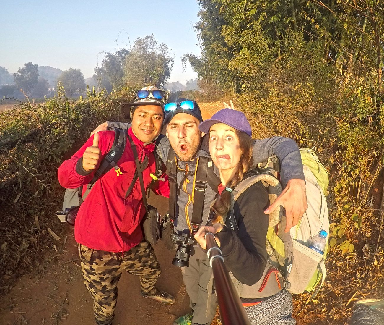 selffie avec Mr. Aung guide trekking kalaw inle