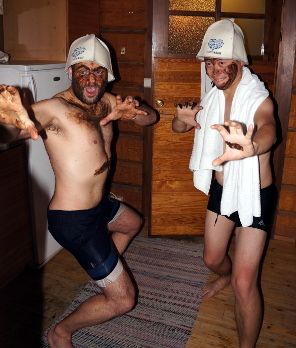 sauna version avec boue sur le visage ;) sauna