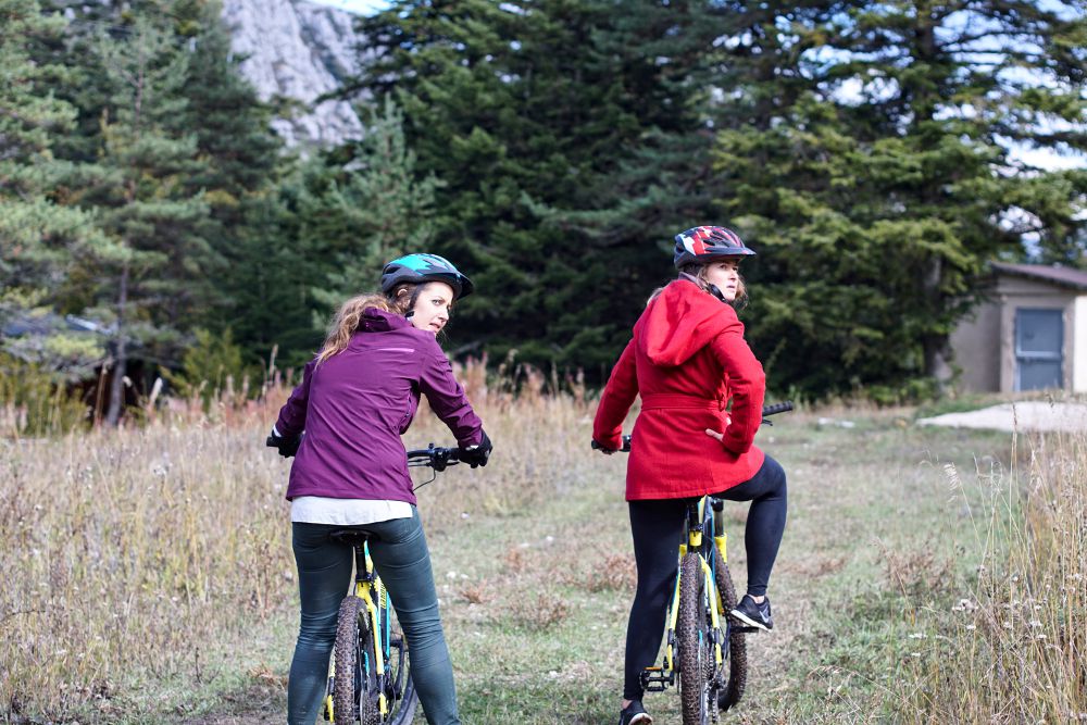 en mode super rassurée VTT dans le sud de la France