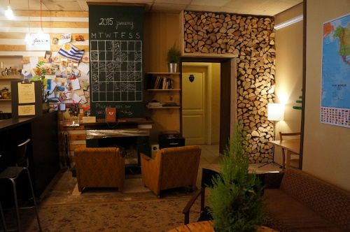 le salon-bar du downtown forest hostel... sympa non? downtown forest hostel