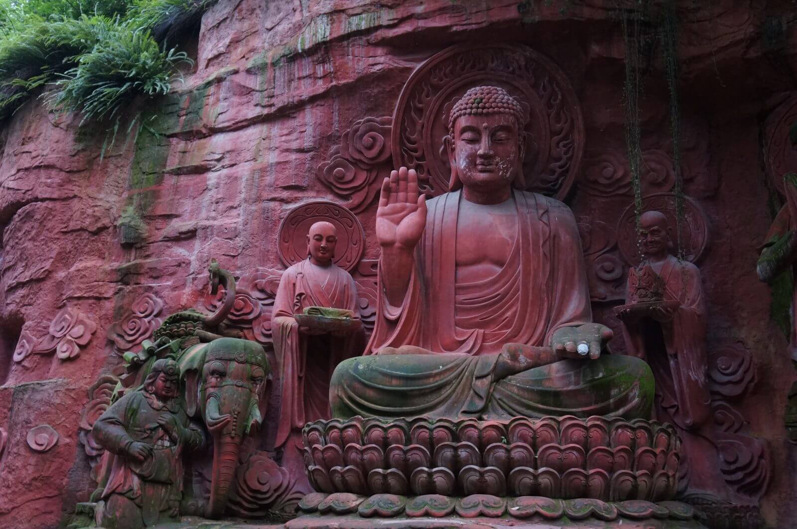 How to visit Mount Emei and hike to the top: our complete guide!