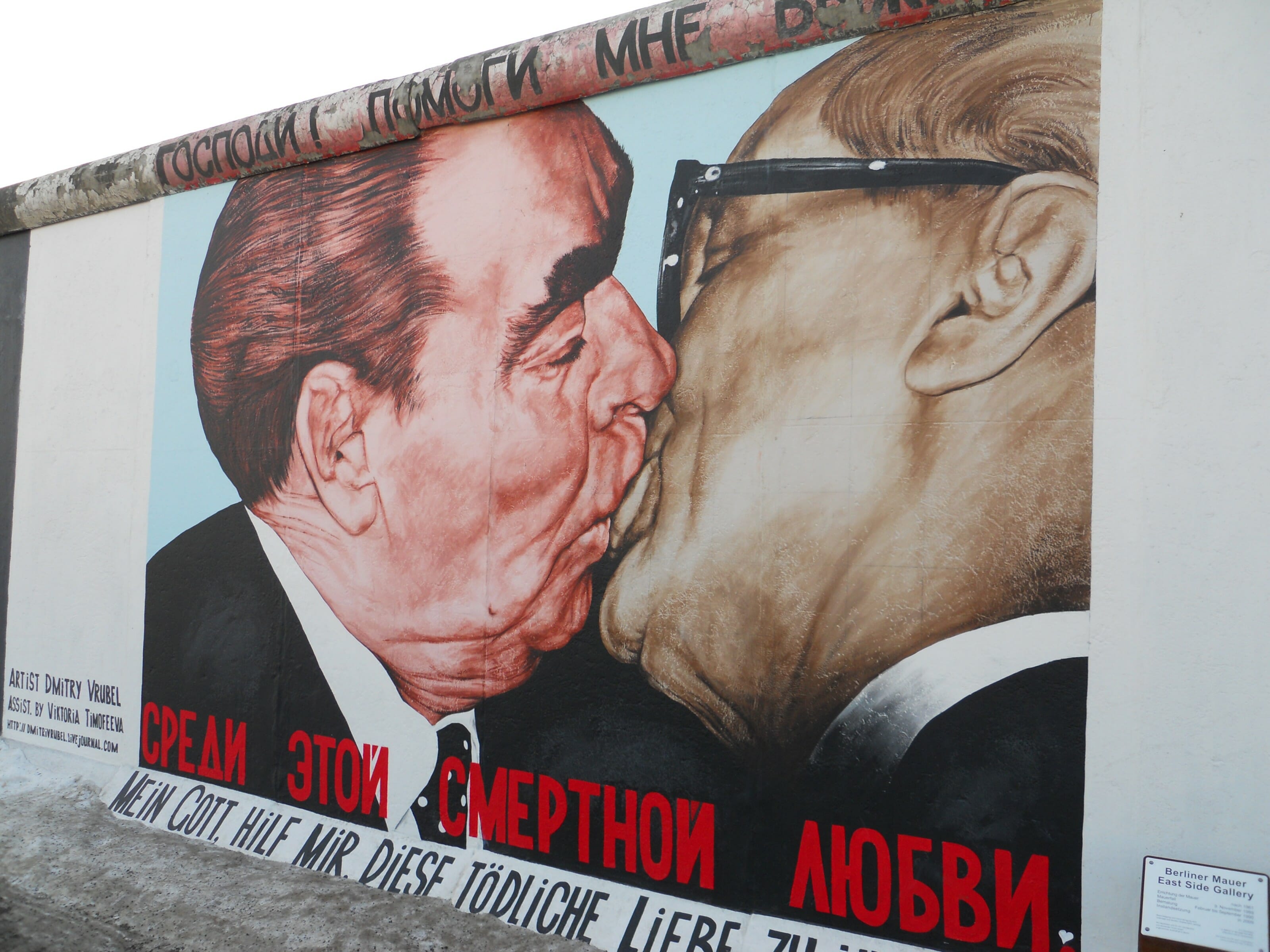 le baiser, mur de berlin