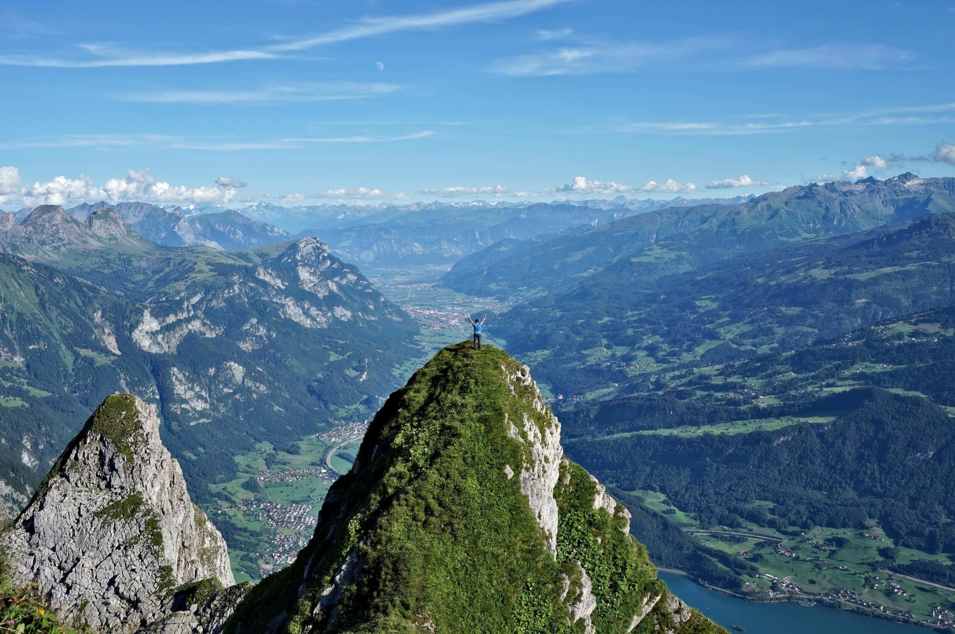 our guide to backpacking and hiking Switzerland on a budget - DSC01333