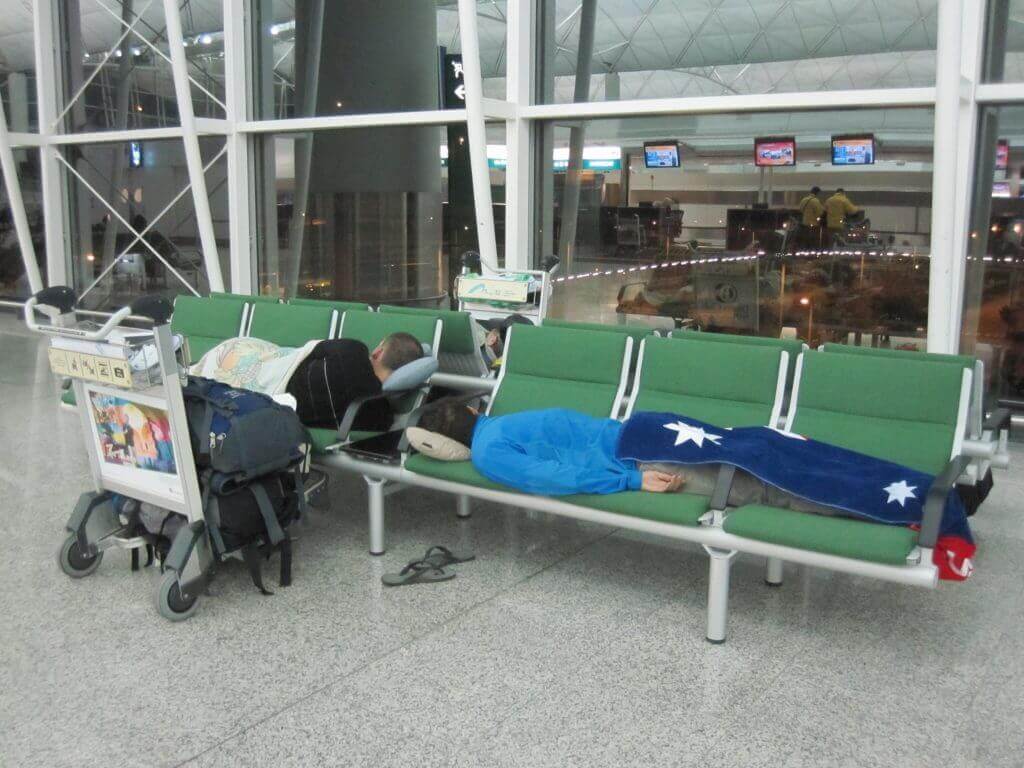 Sleeping in airports full guide (best airports and tips to spend a good night)
