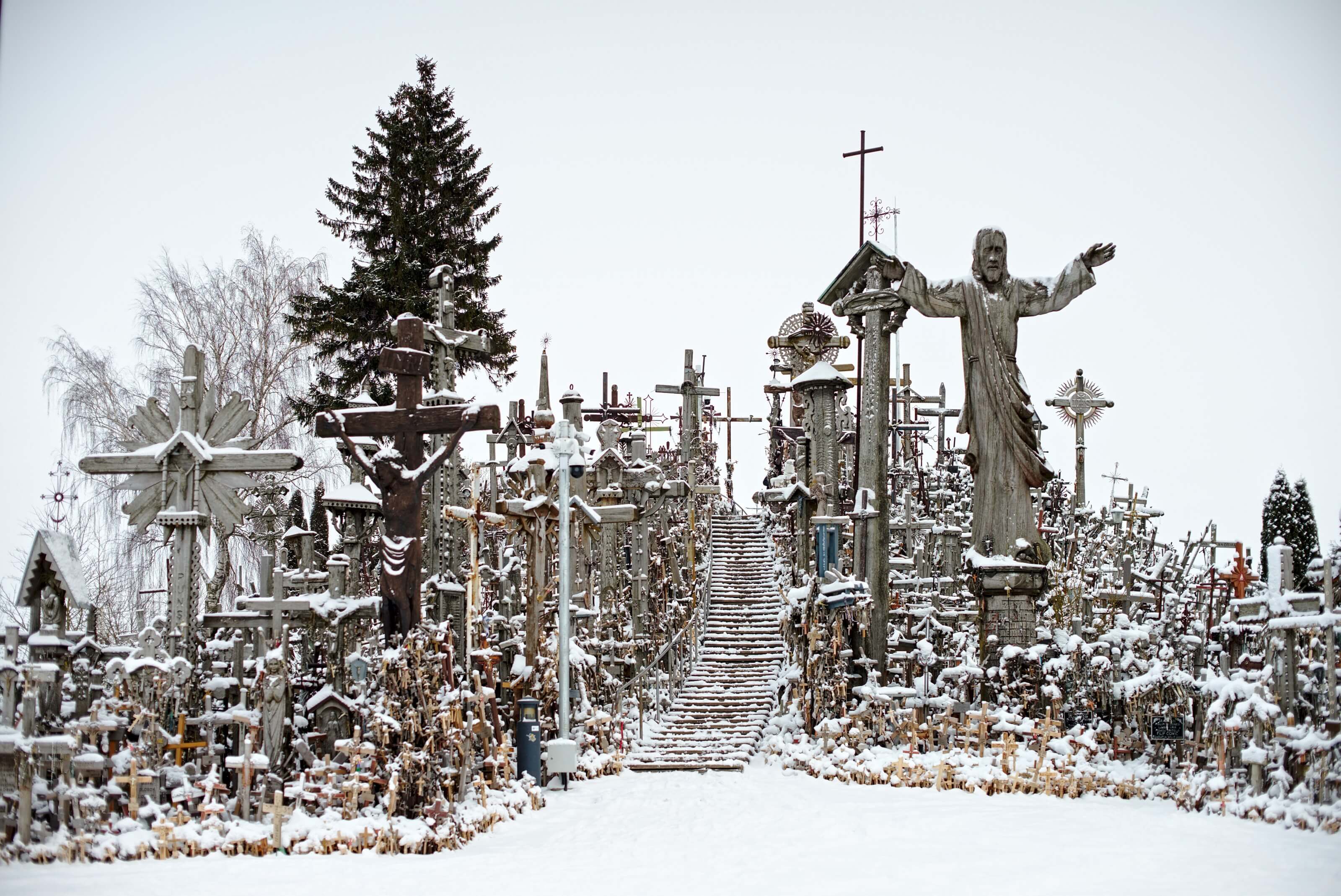 Our guide about how to visit the Hill of crosses in Lithuani