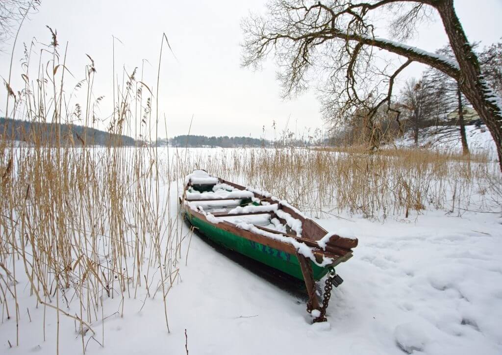 barque lac gelé trakai