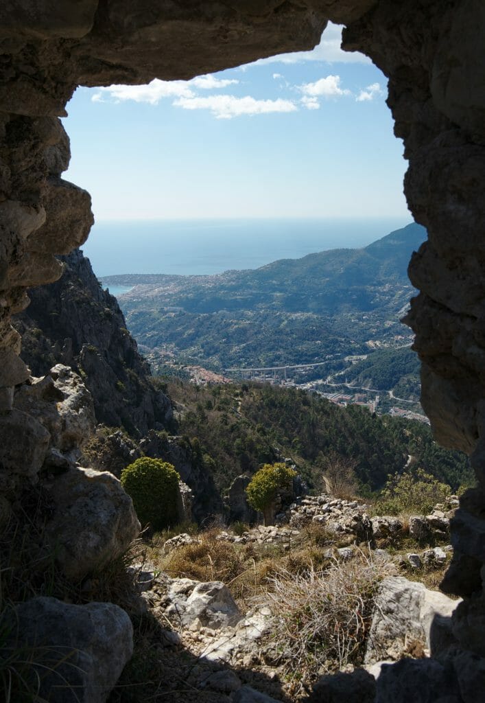 dans les ruines de la mourga