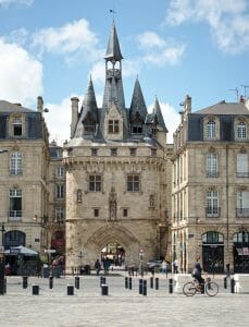 bordeaux porte cailhau