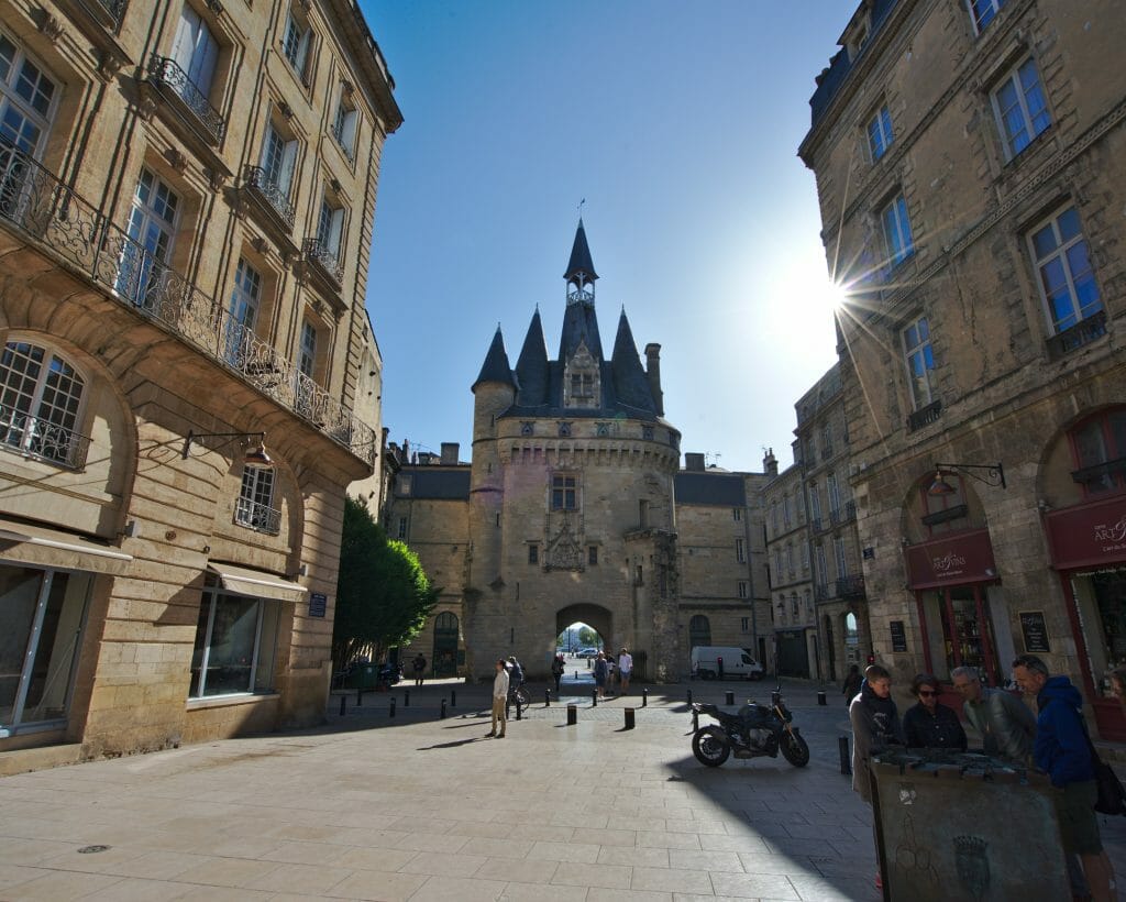 porte cailhau, vieille ville de bordeaux