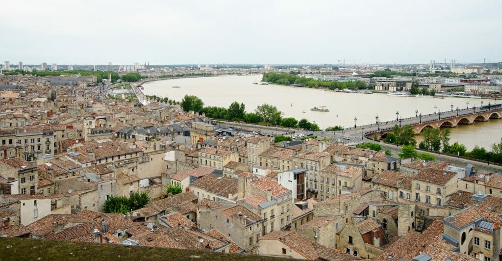 vue sur bordeaux, flèche saint michel