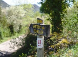 sentier des echelles roquefort