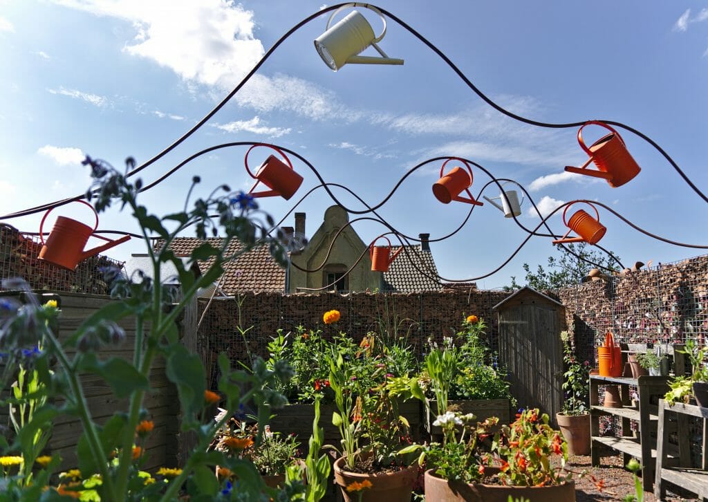 arrosoir du jardin pour la paix