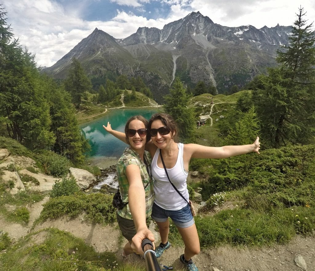 hiking Fabienne and Marine