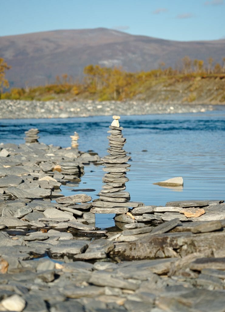 petite pyramide en pierre