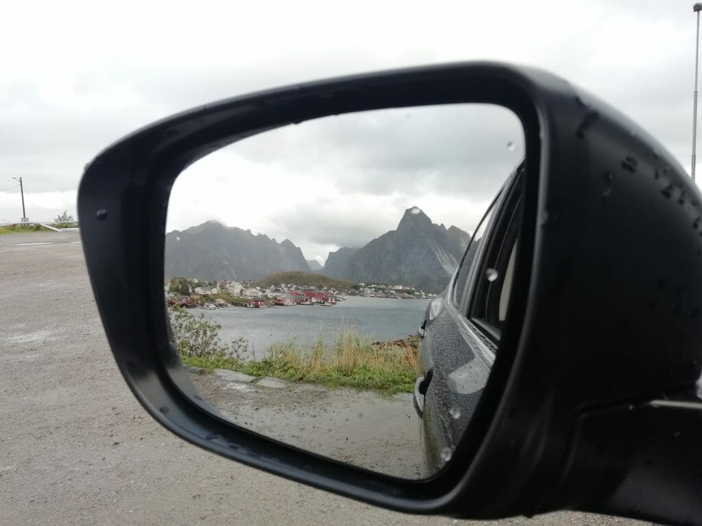 rest a car lofoten