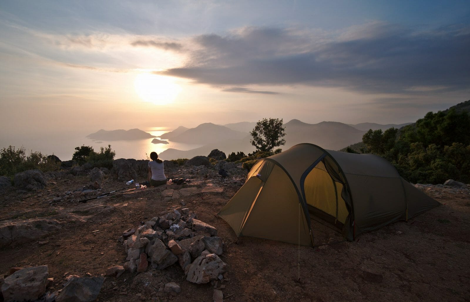 Tout savoir sur le Bivouac: règles, conseils et matériel pour bivouaquer