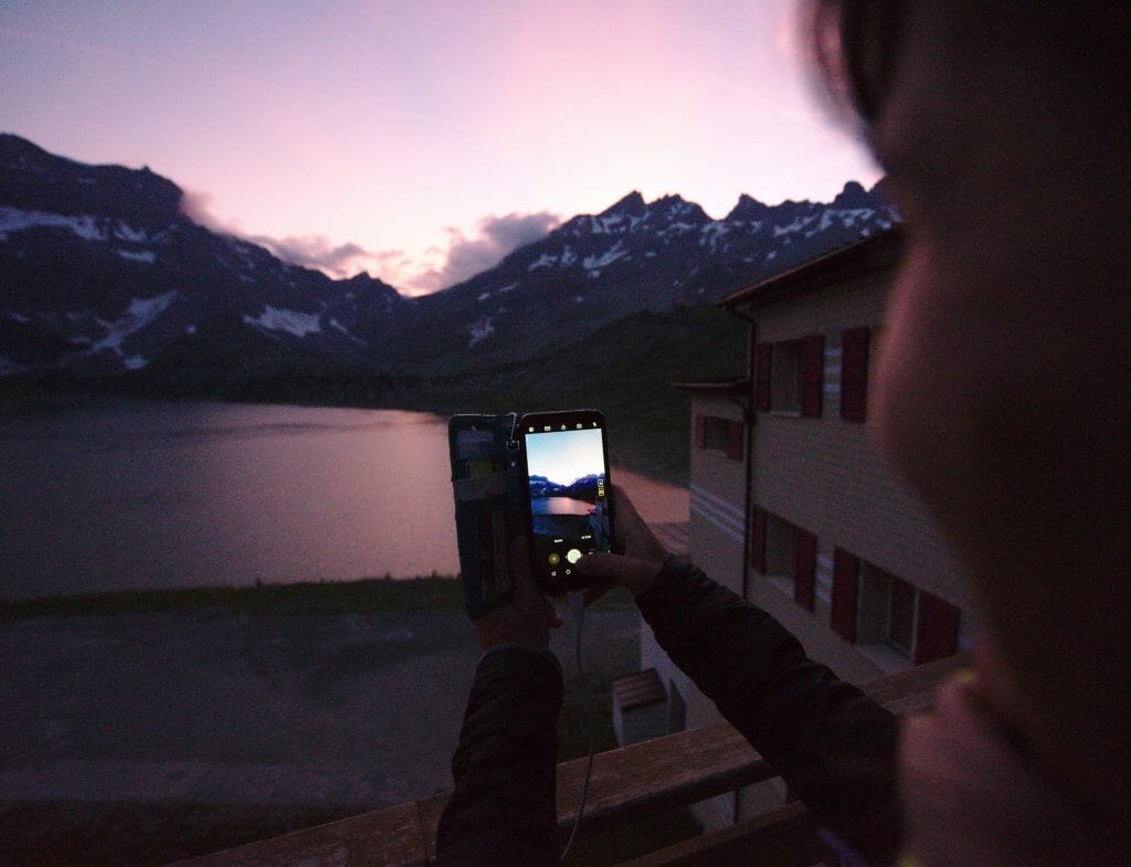 coucher de soleil en montagne