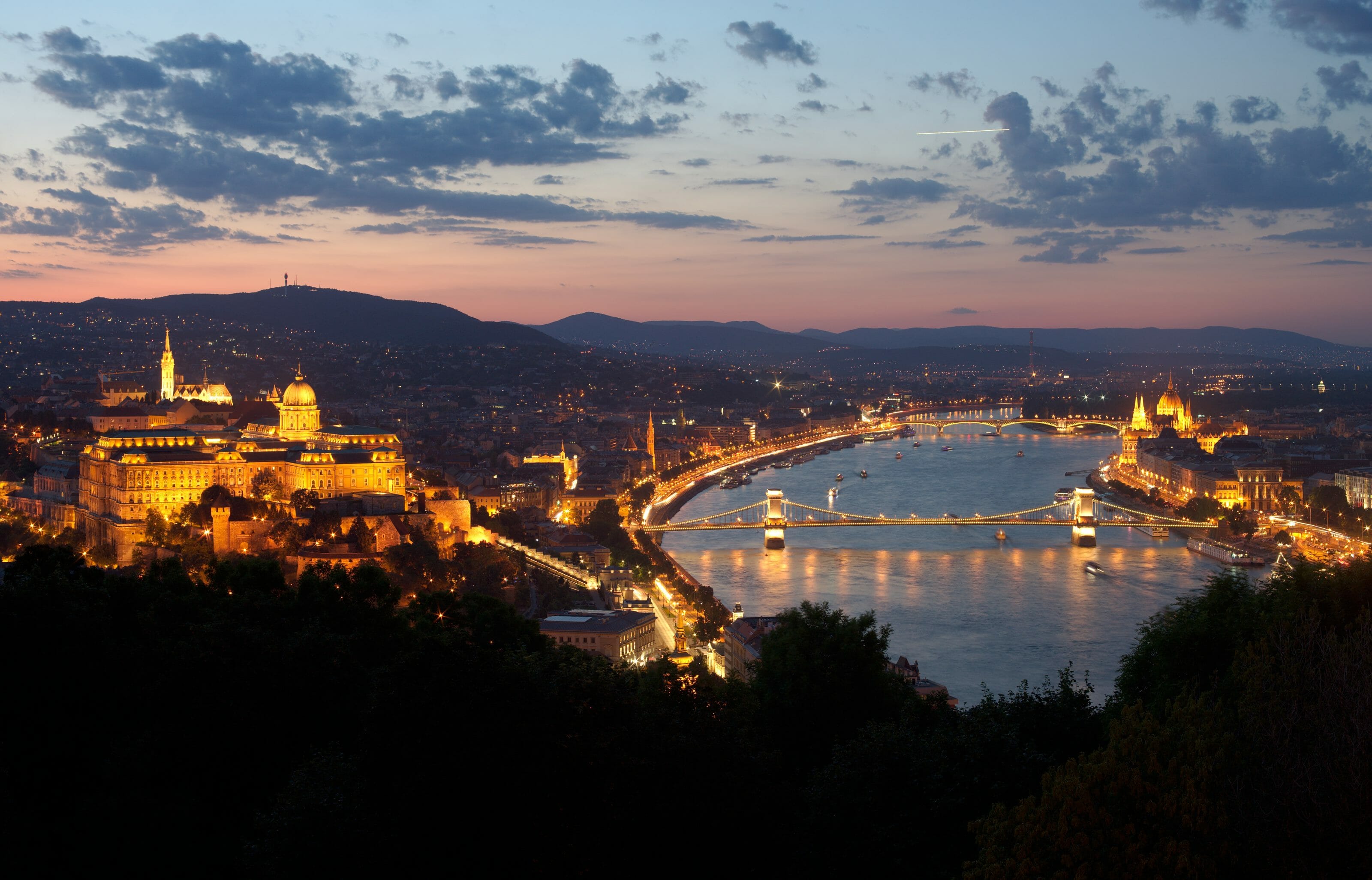 budapest by night