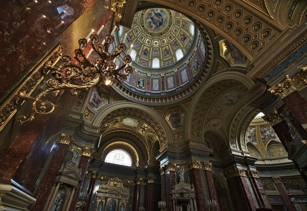 intérieur basilique saint étienne