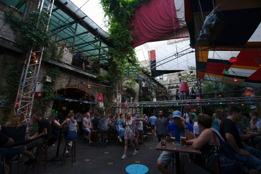 ruin bar budapest