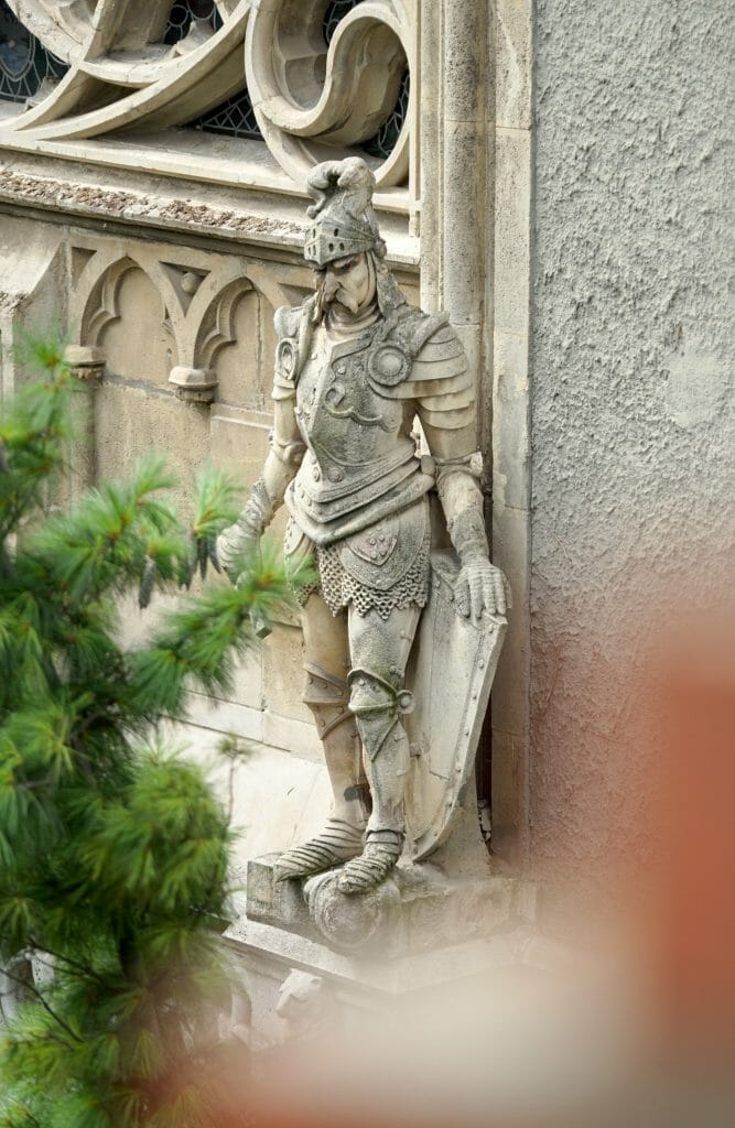 statue au chateau de budapest