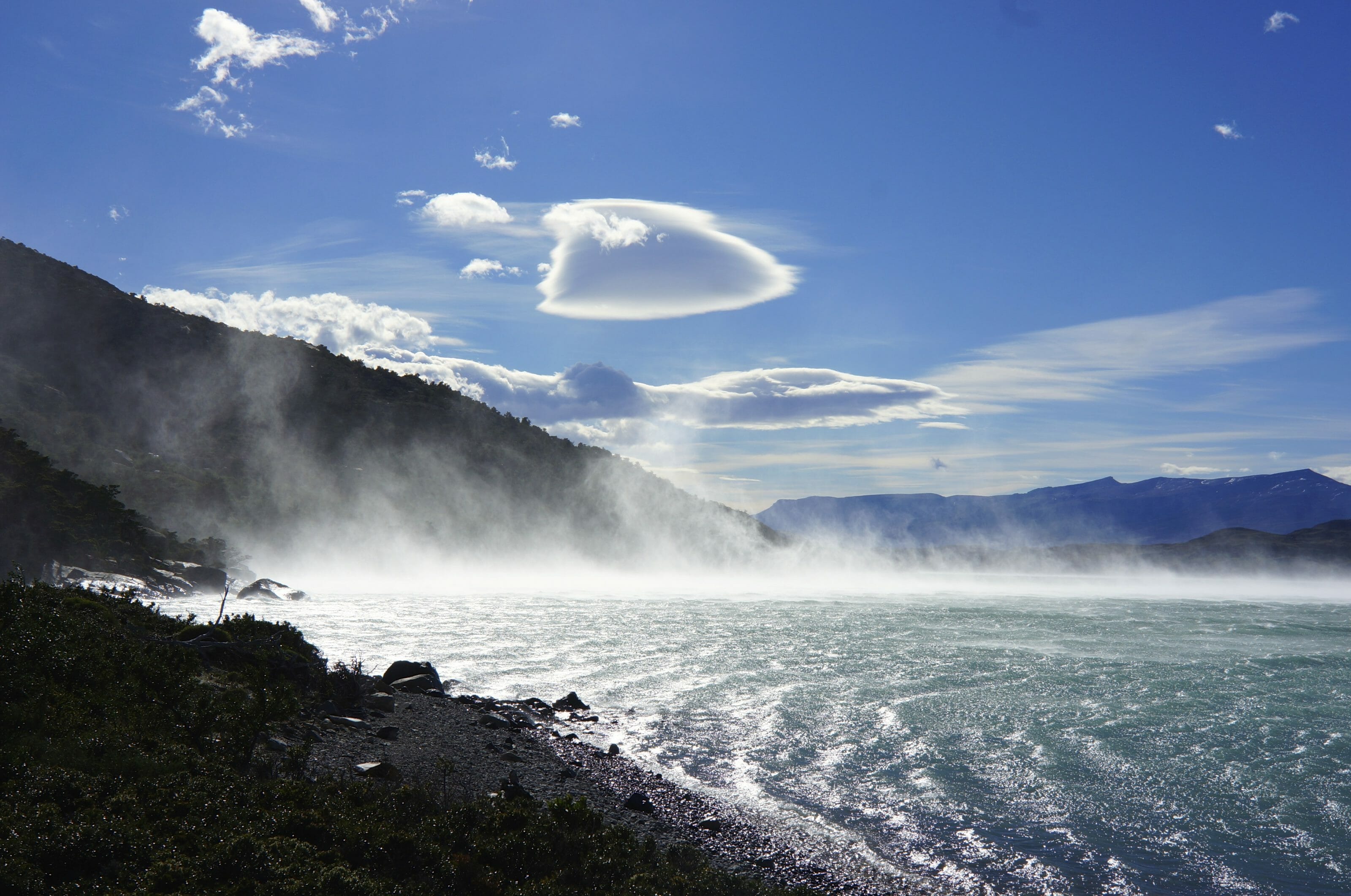 vent sur le lac