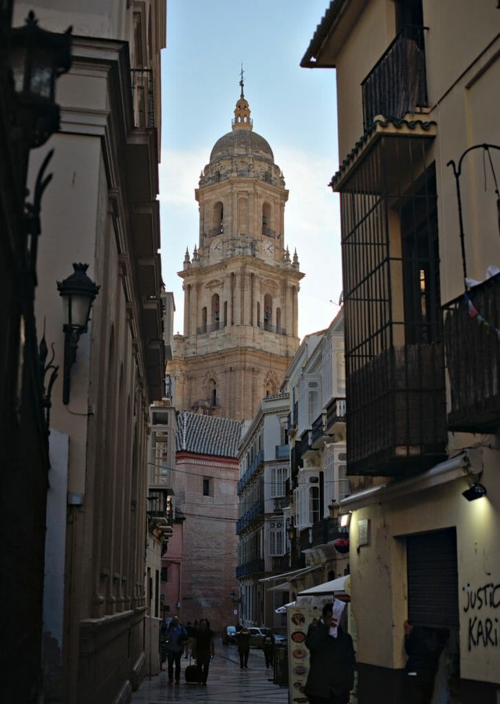 la tour de la cathédrale de Malaga