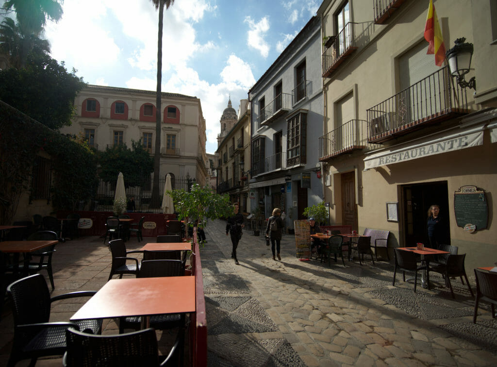 petite place du centre historique de Malaga