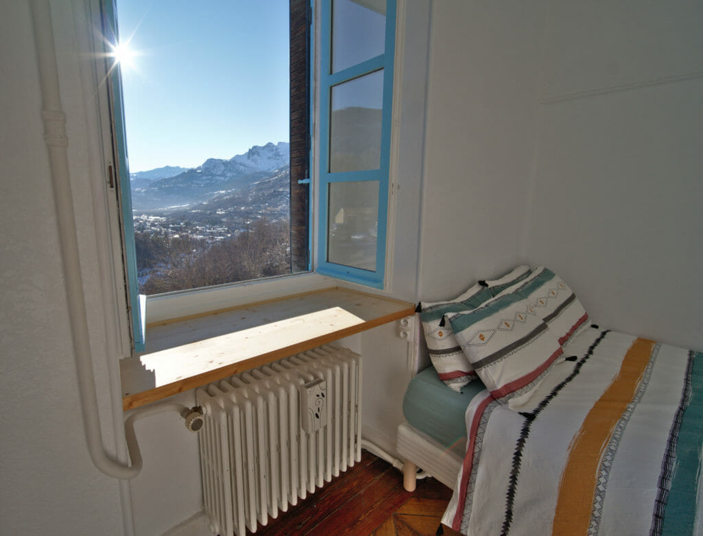 soleil et montagne à cloudcitadel coliving