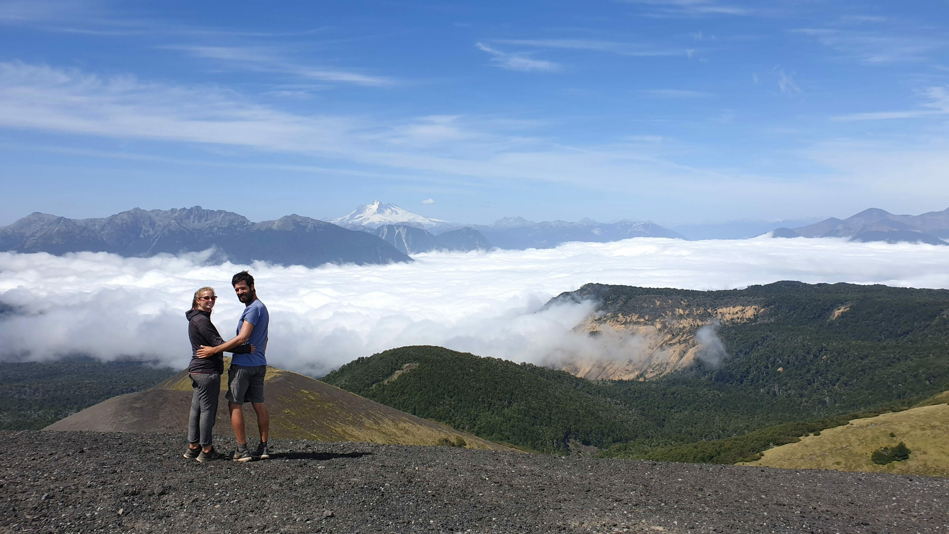 traveling around the world Cécile and Quentin