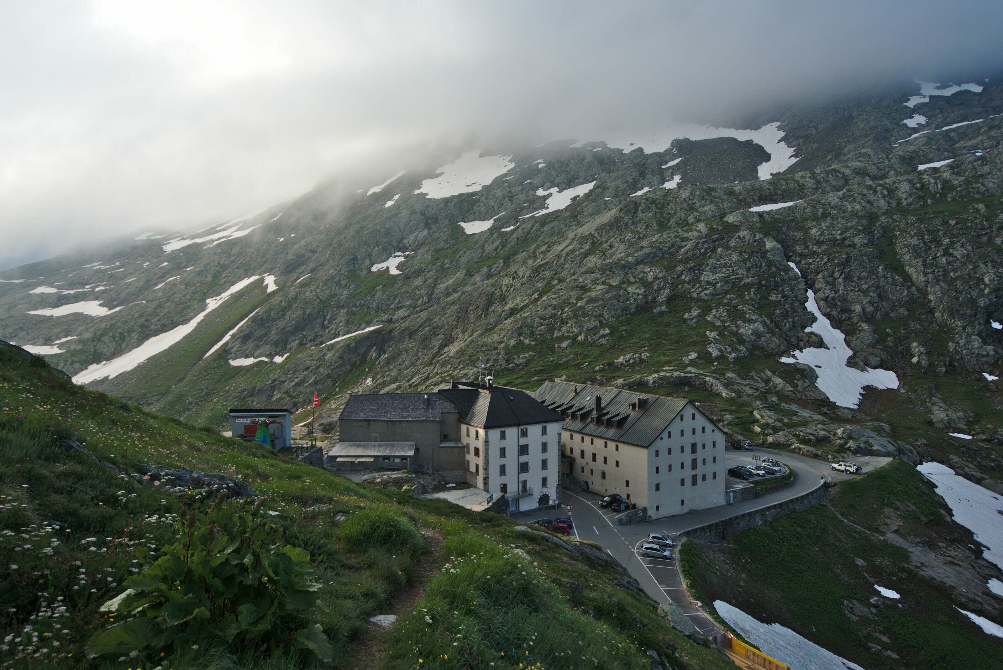 l'hospice du col du saint-bernard