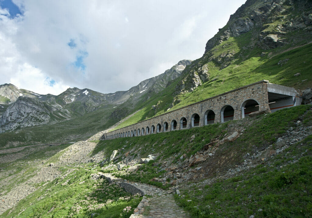 route du saint-bernard