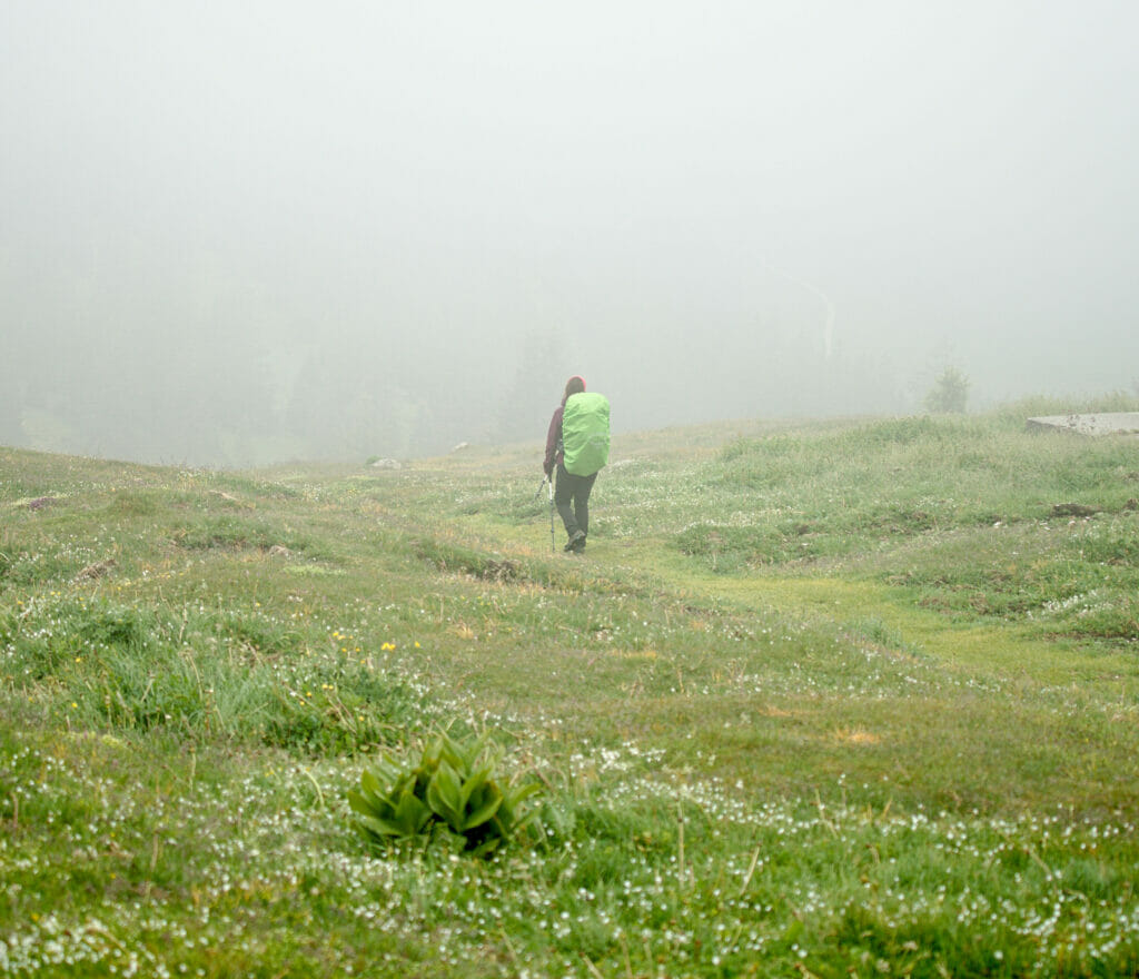 randonnée dans le brouillard