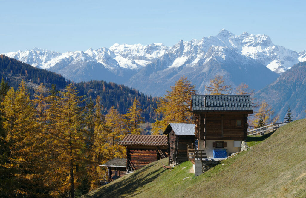 chalets in switzerland