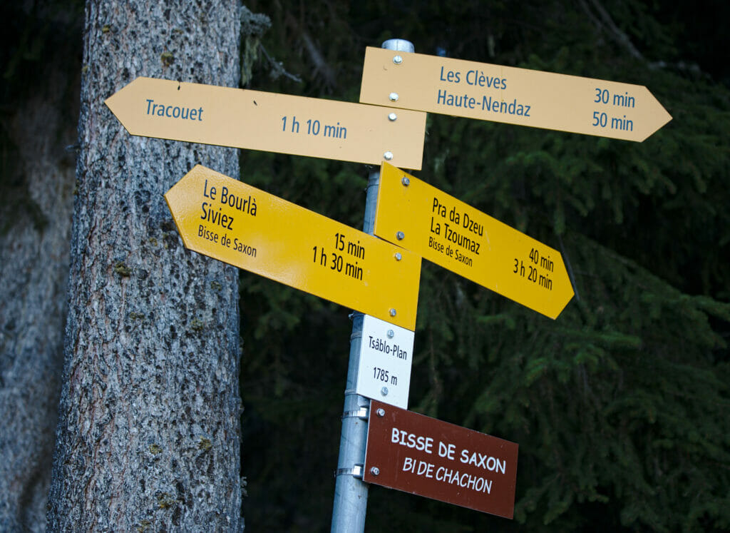 panneau de randonnée suisse