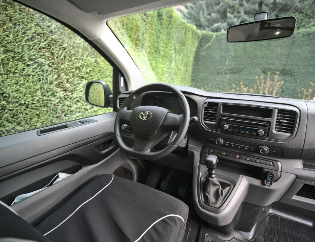 avant toyota proace