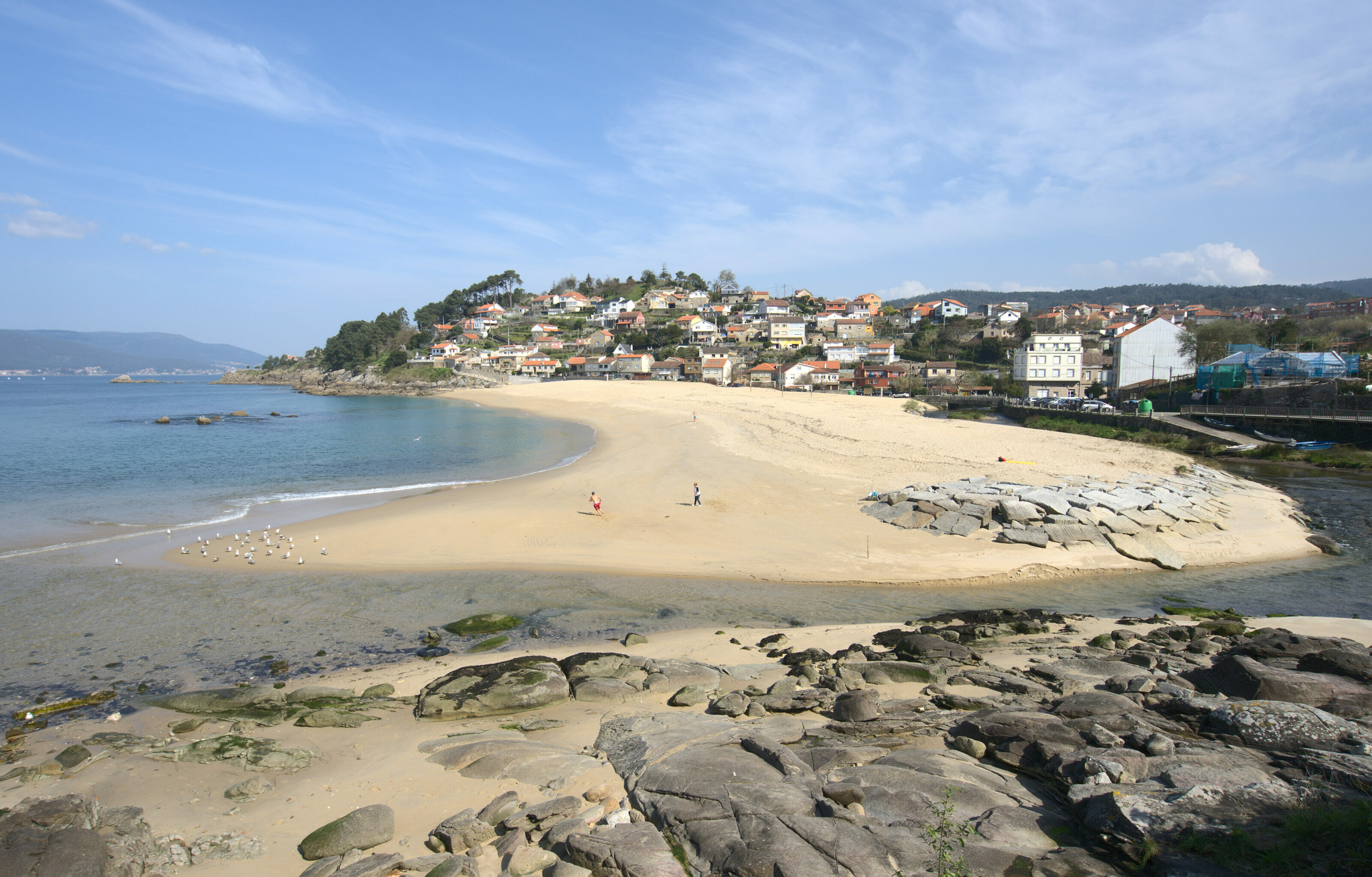 village Aguete et plage de Loira