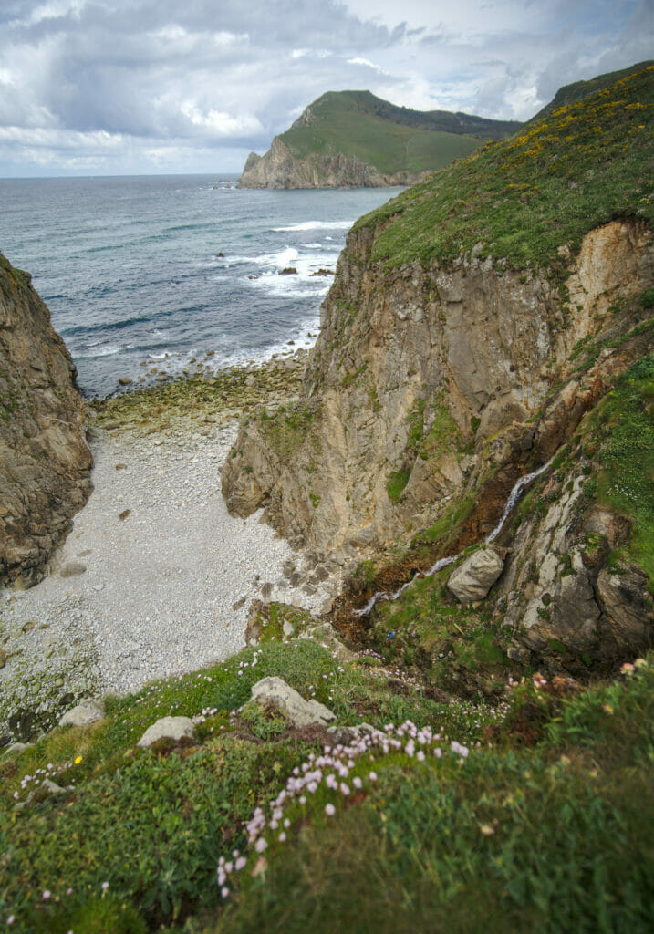 cascade de la plage de Lopesa