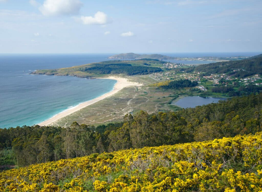 la vue sur la plage de Doniños depuis le Monte Ventoso