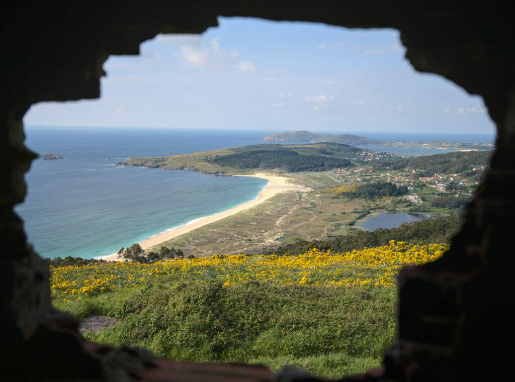 la vue depuis le trou du Monte Ventoso