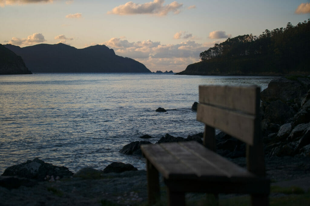 joli banc dans la ria d'Ortigueira